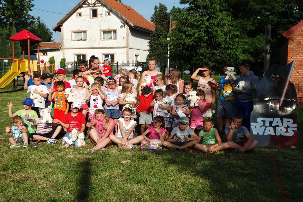 Wesoło bawiły się dzieci na festynie rodzinnym w Komornikach