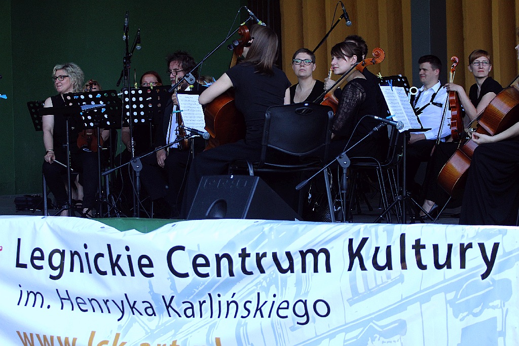 Legnicka Orkiestra Symfoniczna zagrała muzykę Bilsego w parku