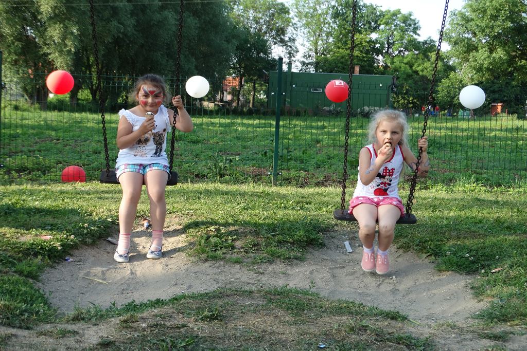 Wesoło bawiły się dzieci na festynie rodzinnym w Komornikach
