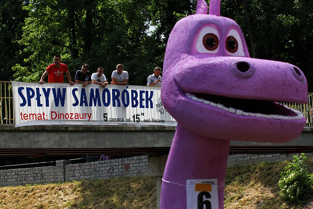 Dwa pływadła wygrały Spływ Samoróbek o Błękitną Wstęgę