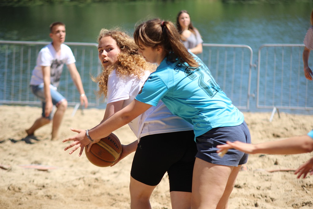 Uczniowie gimnazjów walczyli o medale na Kormoran Beach Party