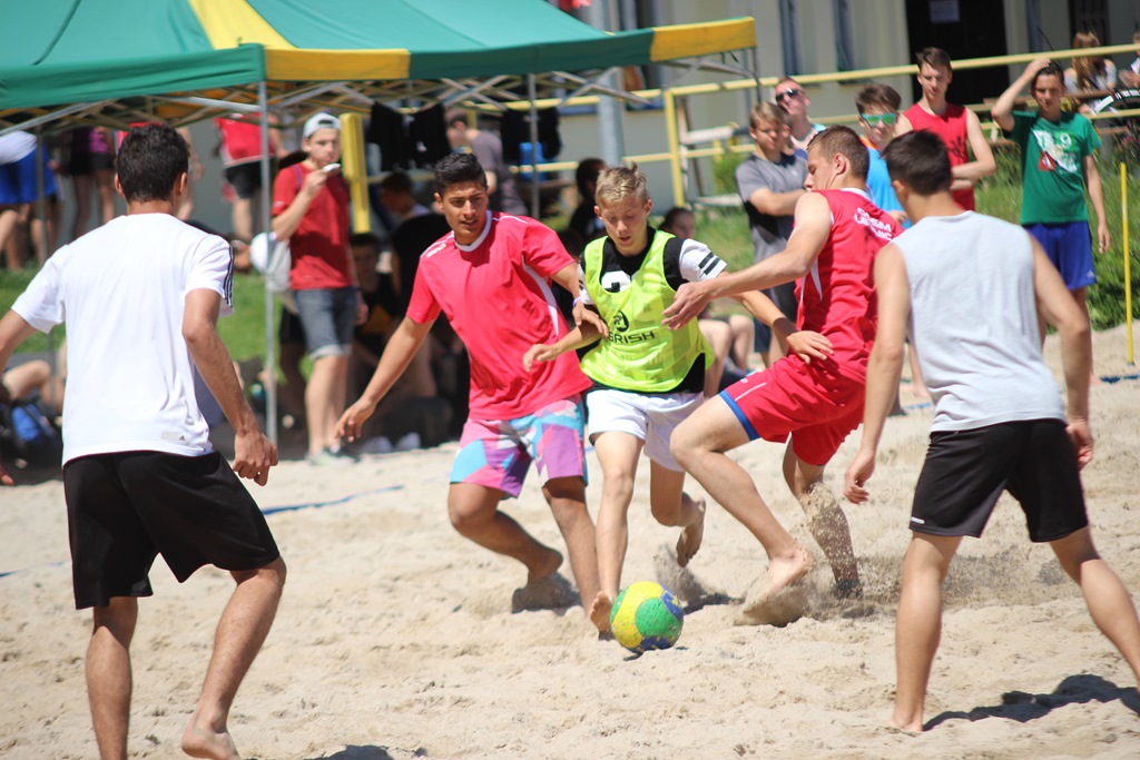 Uczniowie gimnazjów walczyli o medale na Kormoran Beach Party