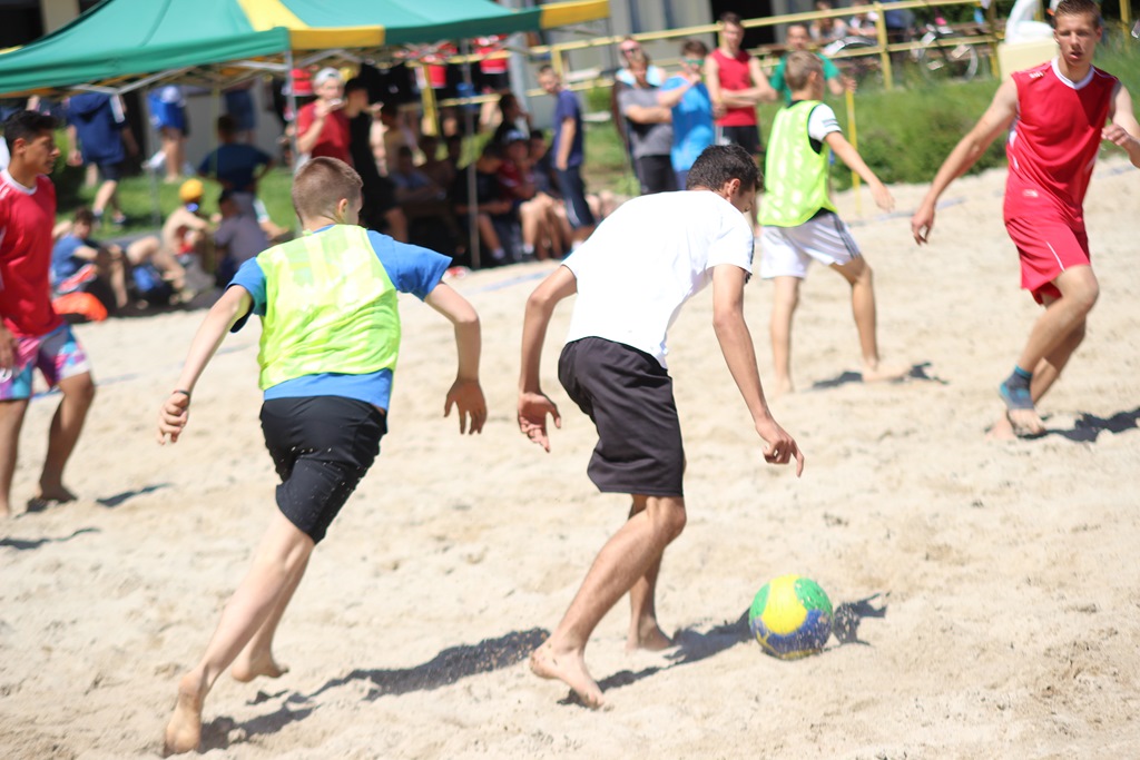Uczniowie gimnazjów walczyli o medale na Kormoran Beach Party