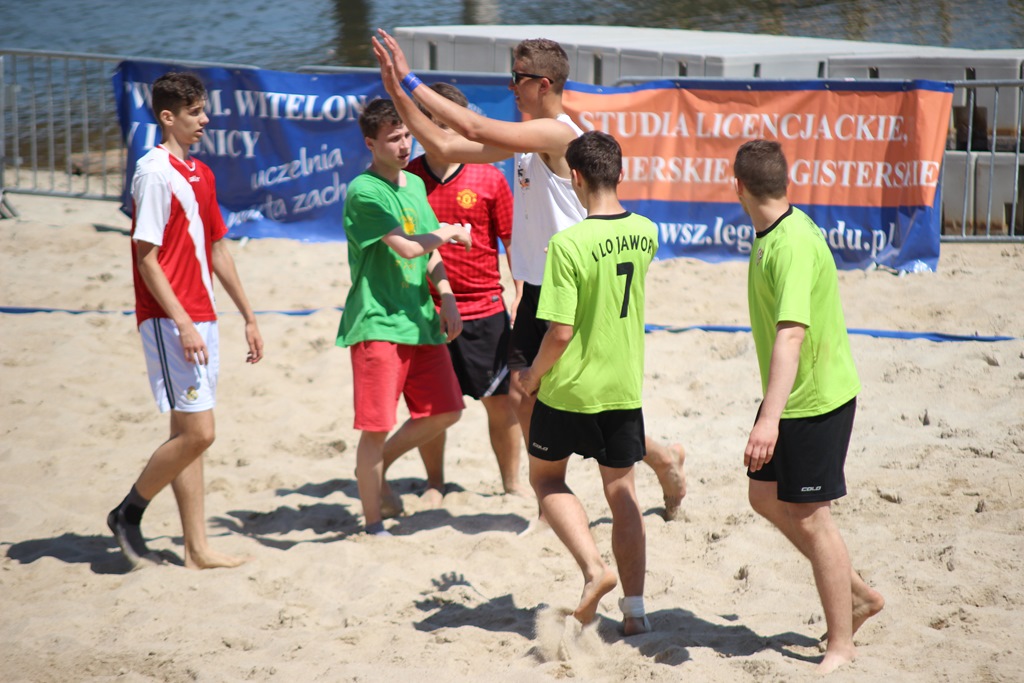 Uczniowie szkół średnich grali na Kormoran Beach Party