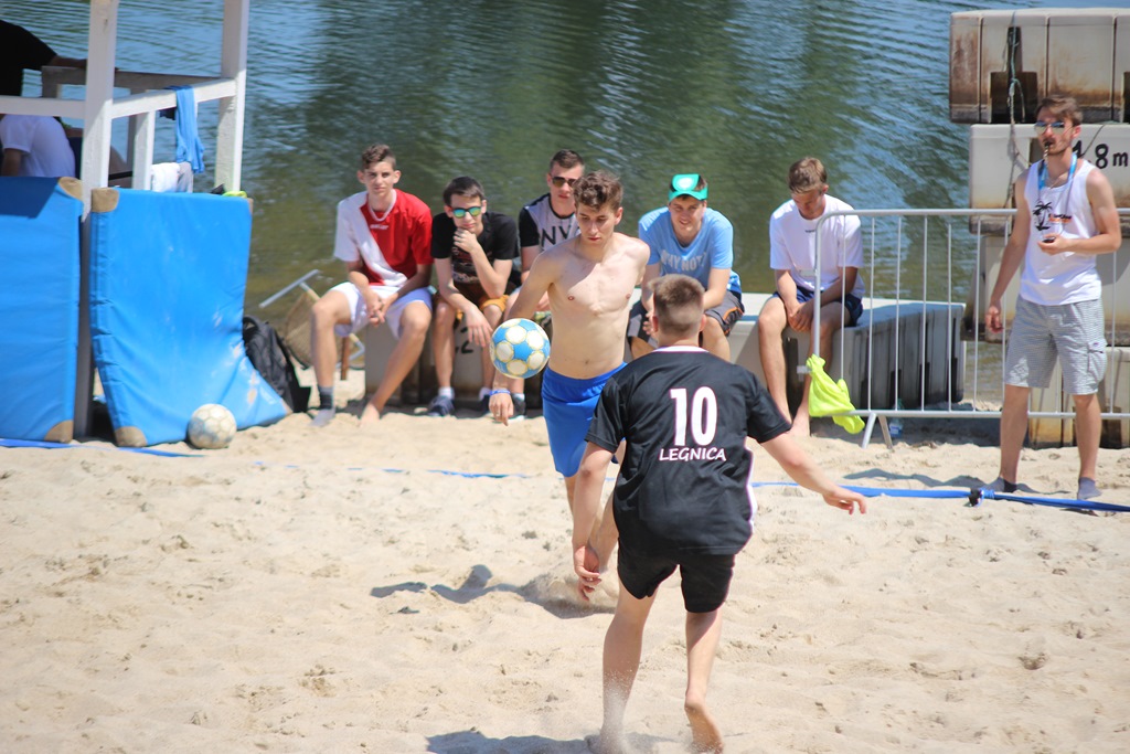 Uczniowie szkół średnich grali na Kormoran Beach Party
