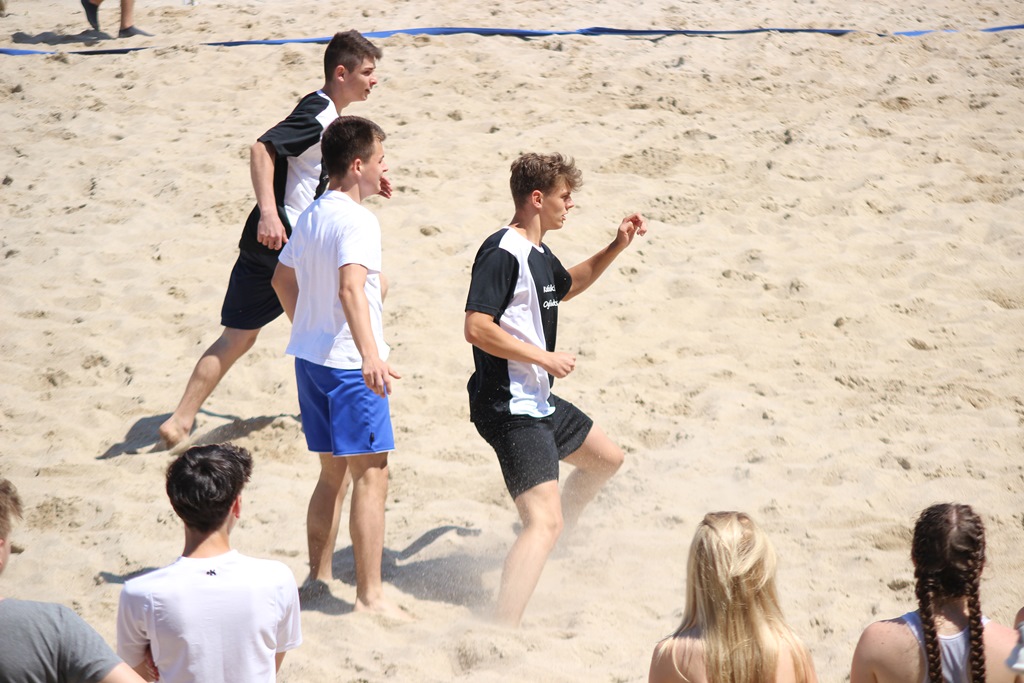 Uczniowie szkół średnich grali na Kormoran Beach Party