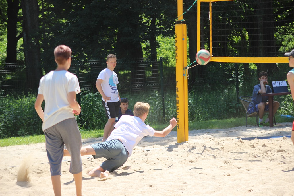 Uczniowie szkół średnich grali na Kormoran Beach Party