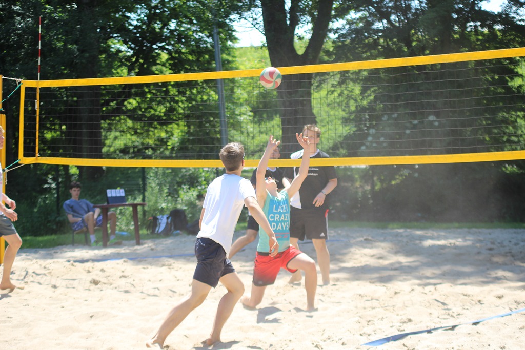 Uczniowie szkół średnich grali na Kormoran Beach Party