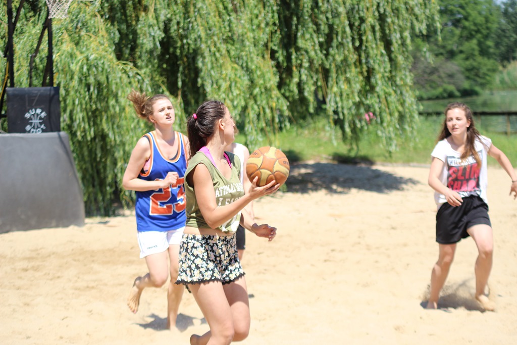 Uczniowie szkół średnich grali na Kormoran Beach Party