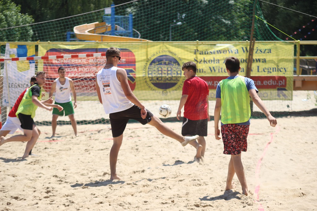 Uczniowie szkół średnich grali na Kormoran Beach Party