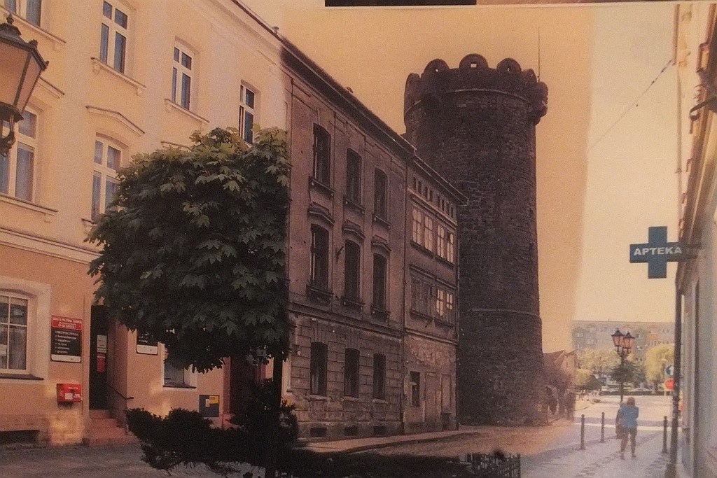Starówki miast dolnośląskich na wystawie w legnickim archiwum