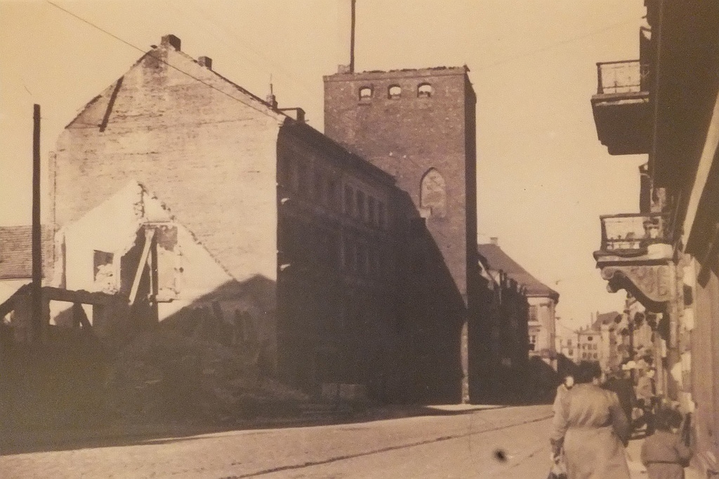 Starówki miast dolnośląskich na wystawie w legnickim archiwum