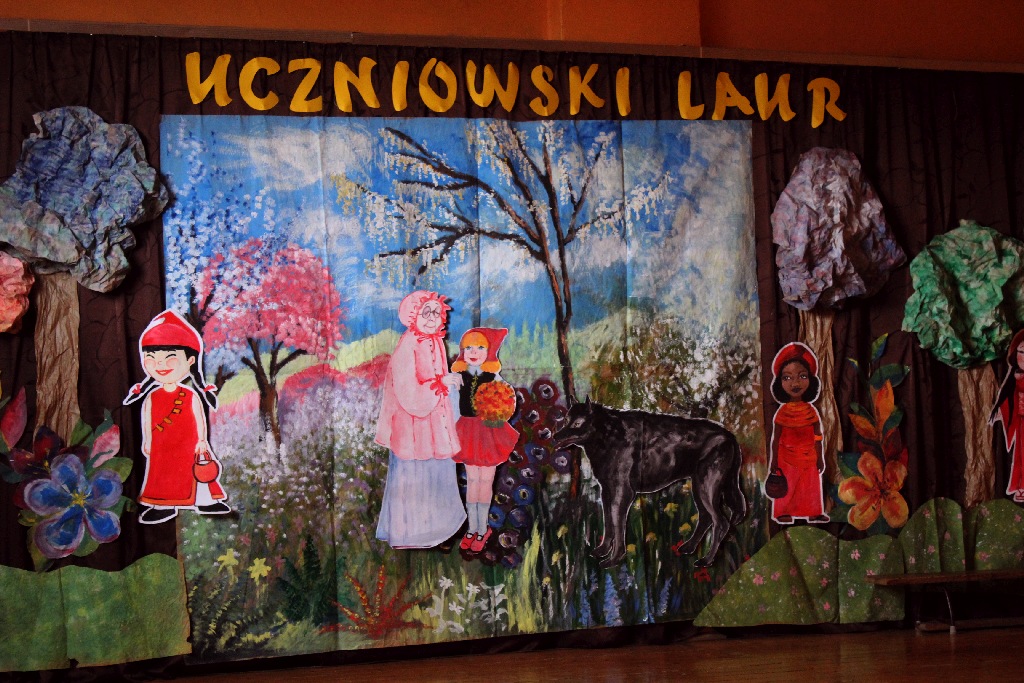 Najlepsi uczniowie SP 7 wyróżnieni tradycyjnymi Laurami