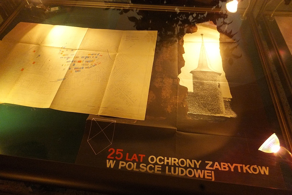 Starówki miast dolnośląskich na wystawie w legnickim archiwum