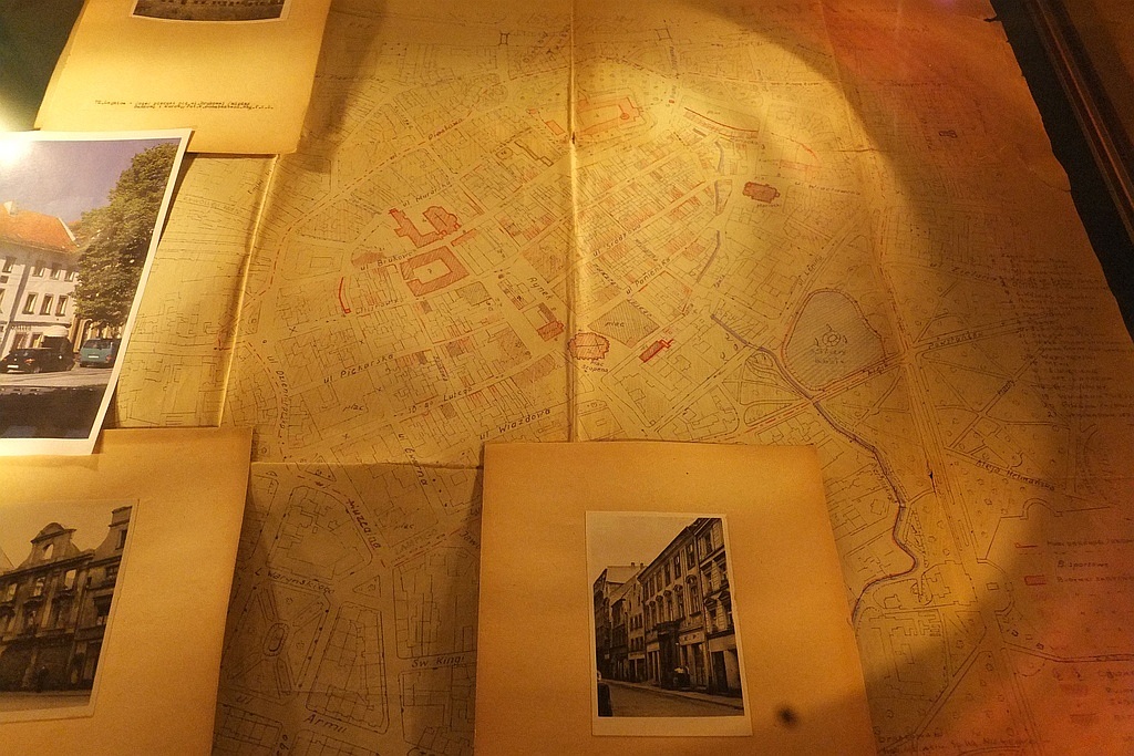 Starówki miast dolnośląskich na wystawie w legnickim archiwum