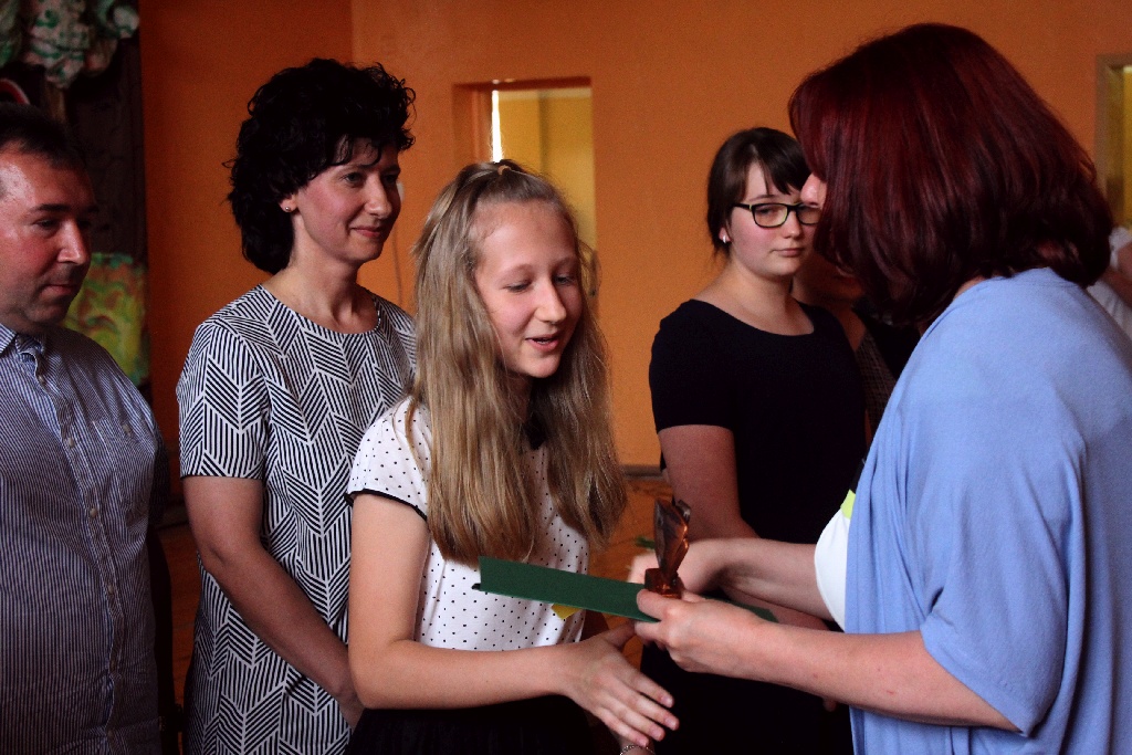 Najlepsi uczniowie SP 7 wyróżnieni tradycyjnymi Laurami