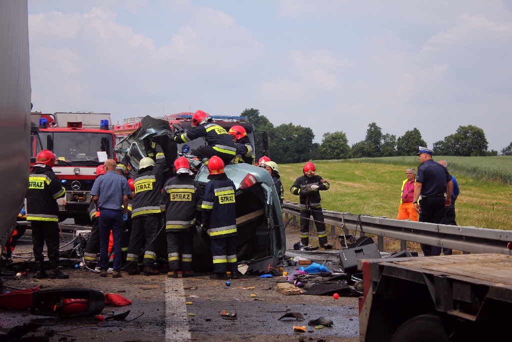 Dwie ofiary śmiertelne w wypadku na autostradzie A4