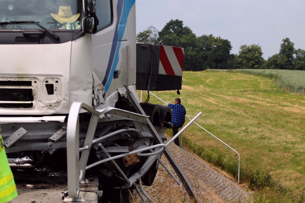 Dwie ofiary śmiertelne w wypadku na autostradzie A4