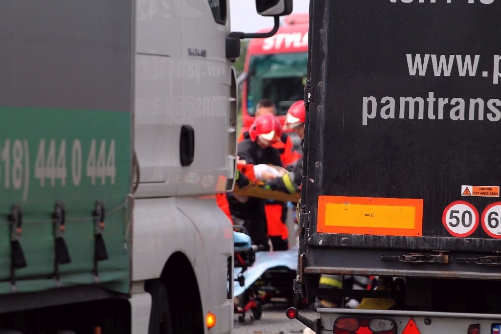Dwie ofiary śmiertelne w wypadku na autostradzie A4