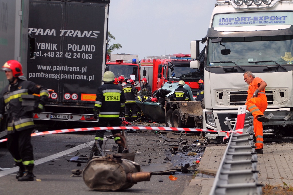 Dwie ofiary śmiertelne w wypadku na autostradzie A4
