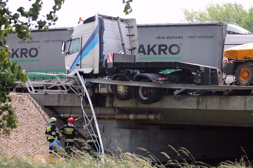 Dwie ofiary śmiertelne w wypadku na autostradzie A4