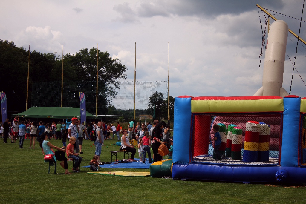 Festyn w Kochlicach zorganizowany dla dzieci z domów dziecka