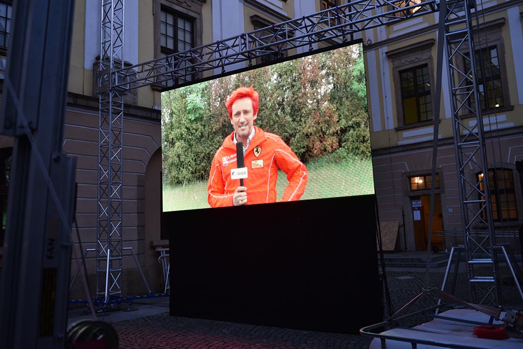 Przyjaciele i zaproszeni goście wystąpili na benefisie Fleszara