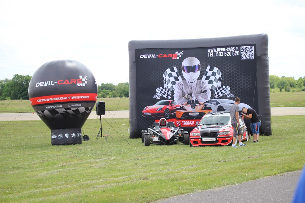 Devil-Cars.pl zorganizowało na lotnisku event motoryzacyjny