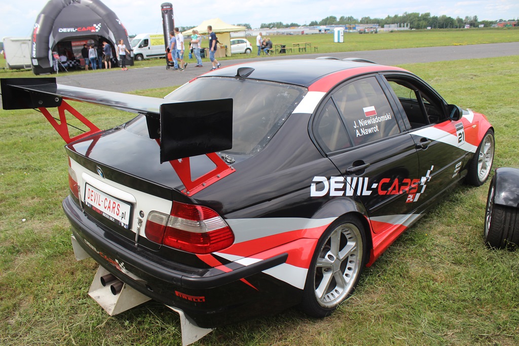 Devil-Cars.pl zorganizowało na lotnisku event motoryzacyjny