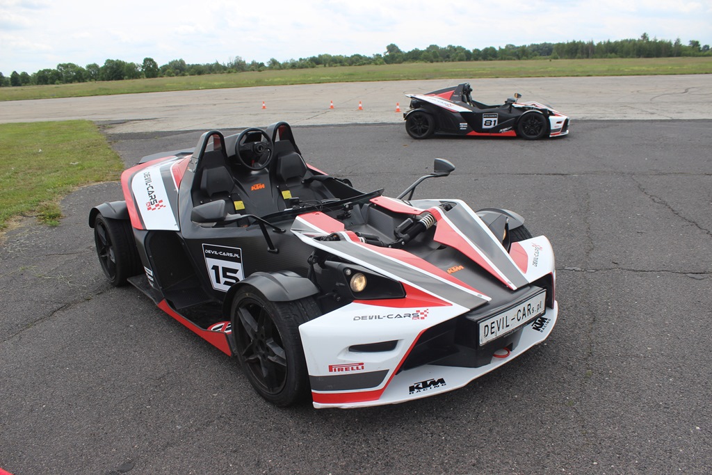Devil-Cars.pl zorganizowało na lotnisku event motoryzacyjny