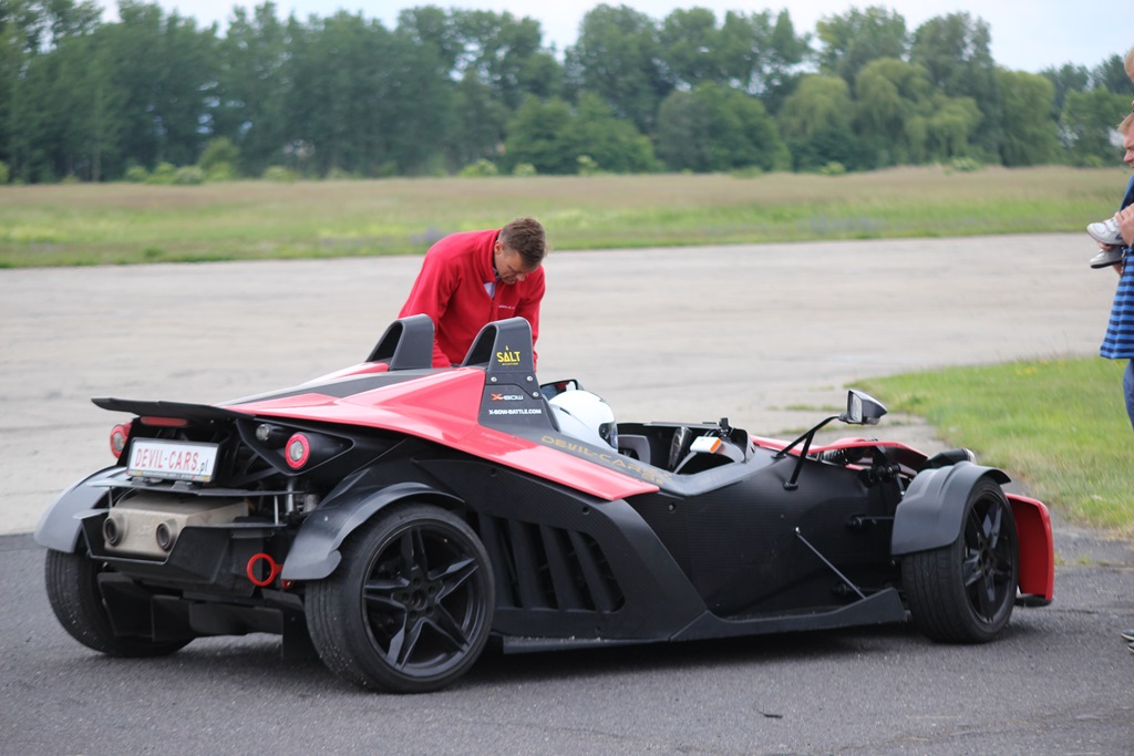 Devil-Cars.pl zorganizowało na lotnisku event motoryzacyjny