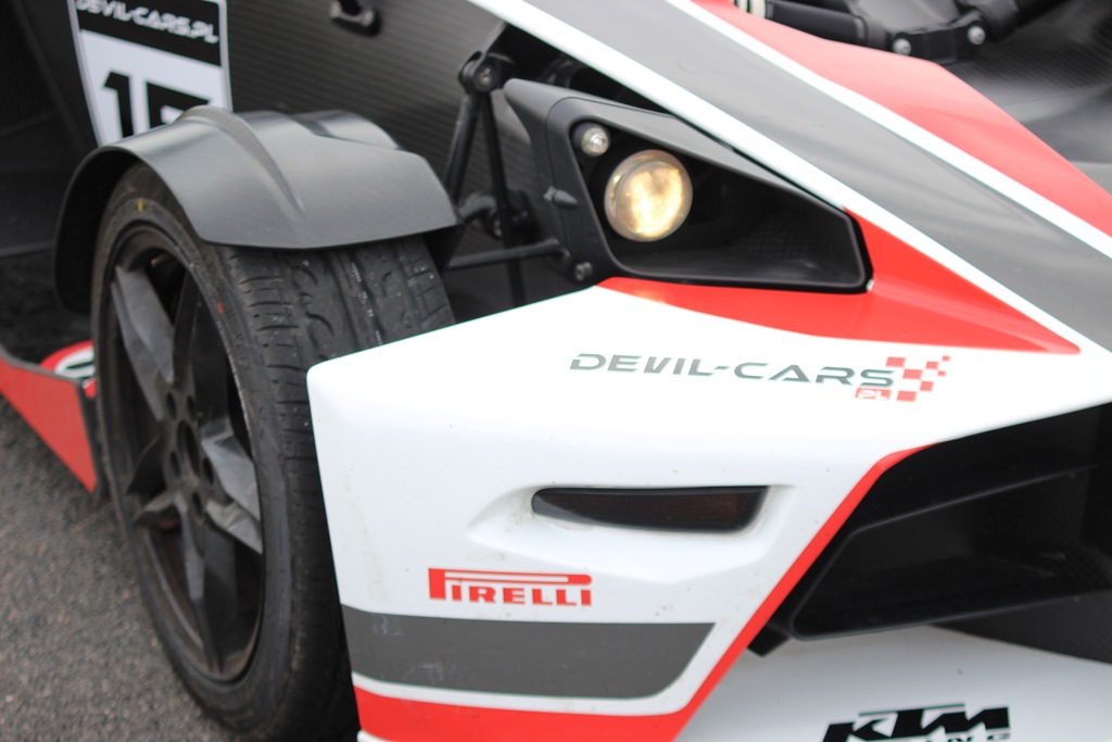 Devil-Cars.pl zorganizowało na lotnisku event motoryzacyjny