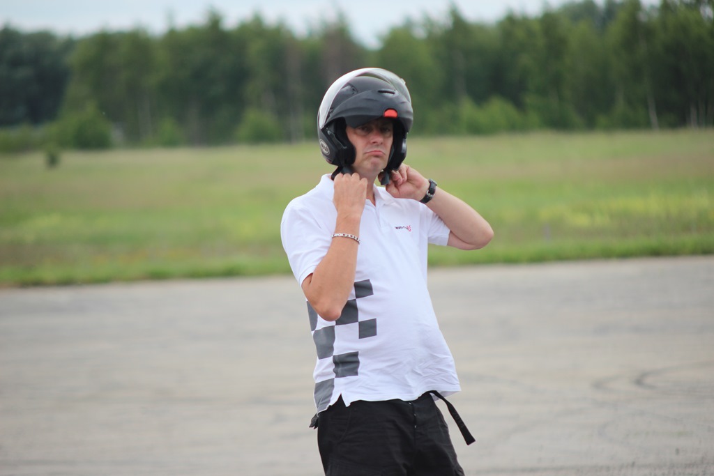 Devil-Cars.pl zorganizowało na lotnisku event motoryzacyjny