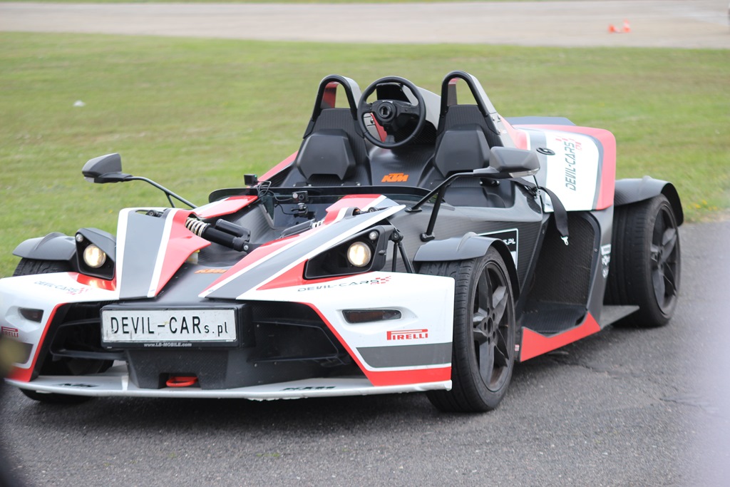 Devil-Cars.pl zorganizowało na lotnisku event motoryzacyjny