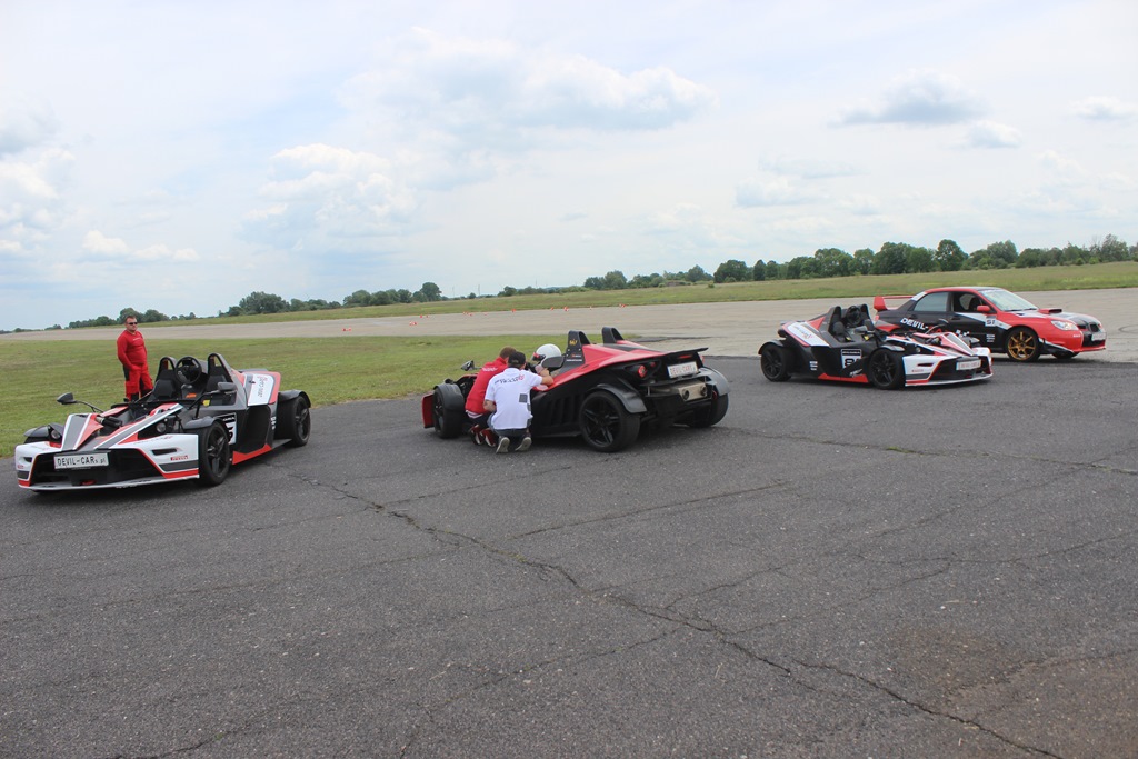 Devil-Cars.pl zorganizowało na lotnisku event motoryzacyjny