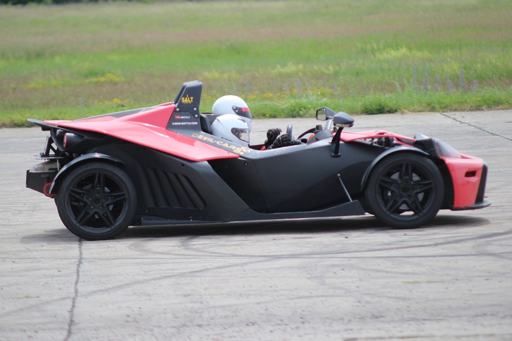 Devil-Cars.pl zorganizowało na lotnisku event motoryzacyjny