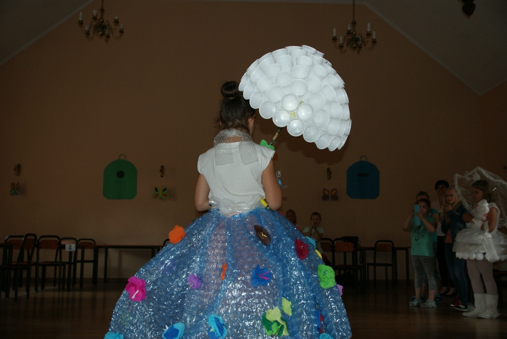 W Szczytnikach nad Kaczawą odbył się konkurs mody ekologicznej