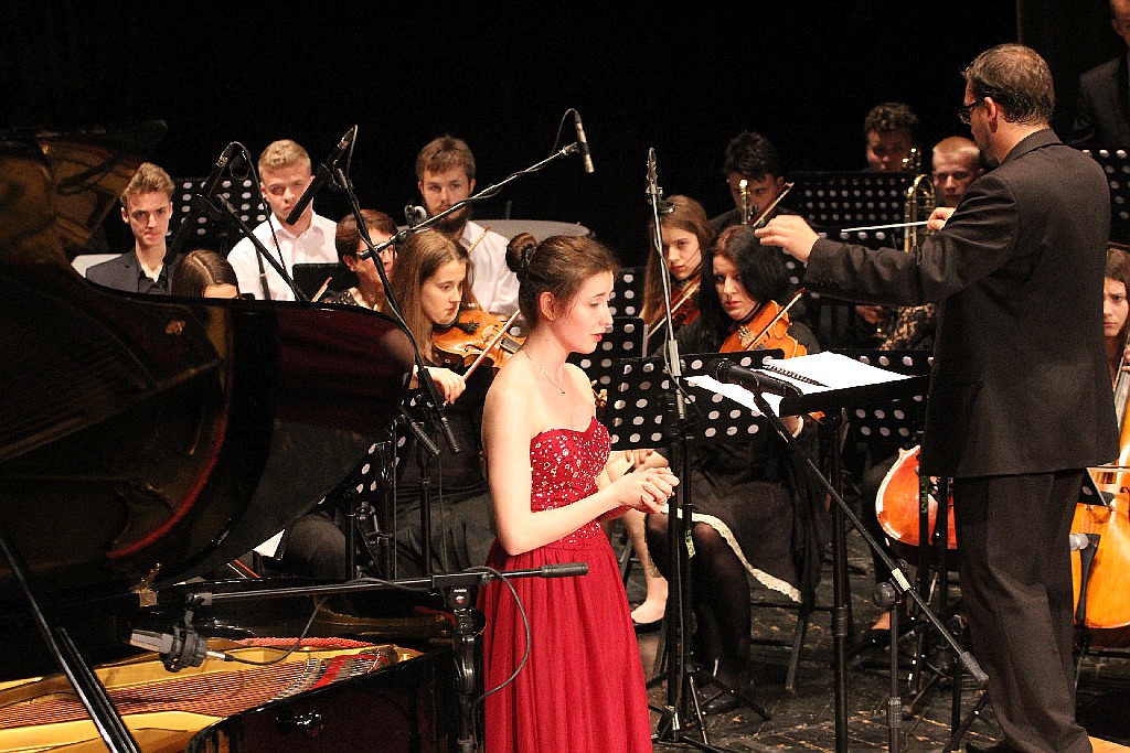 Uroczysty koncert dyplomantów szkoły muzycznej w Legnicy