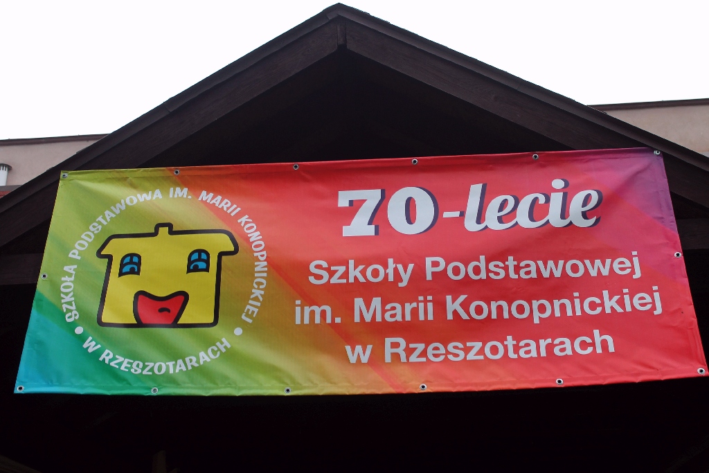 W Rzeszotarach odbyły się uroczystości 70-lecia podstawówki