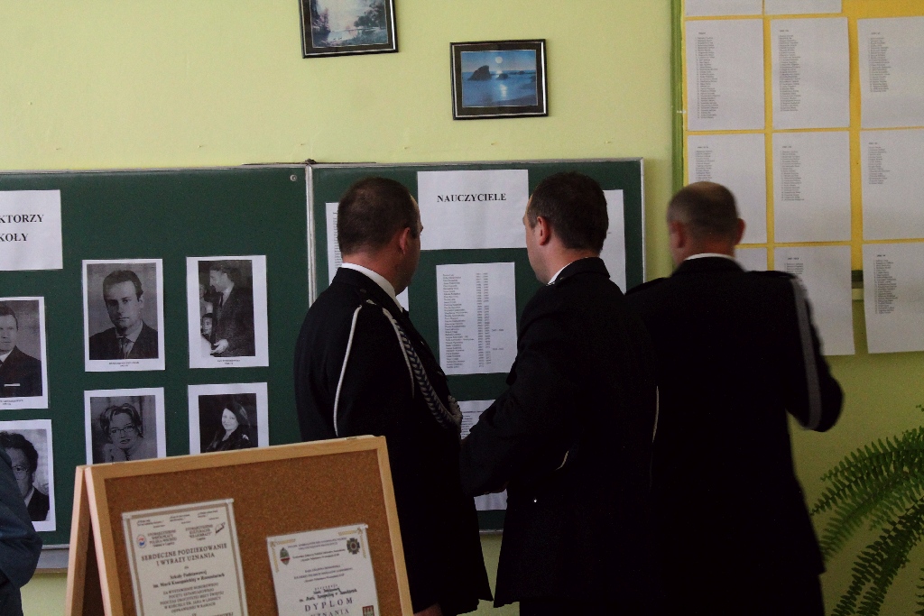 W Rzeszotarach odbyły się uroczystości 70-lecia podstawówki