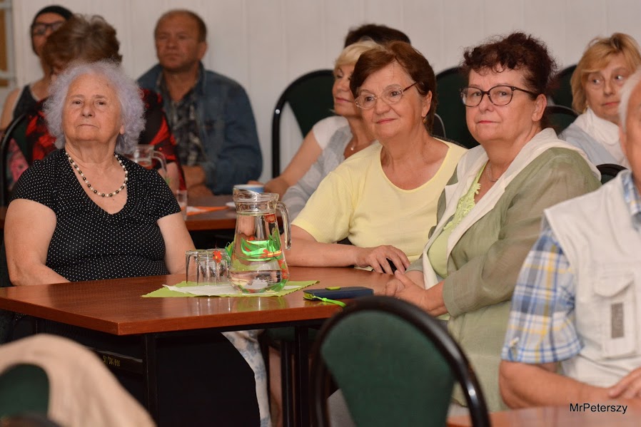 Grupa seniorów z DK Atrium wystawiała sztukę Gra Pozorów