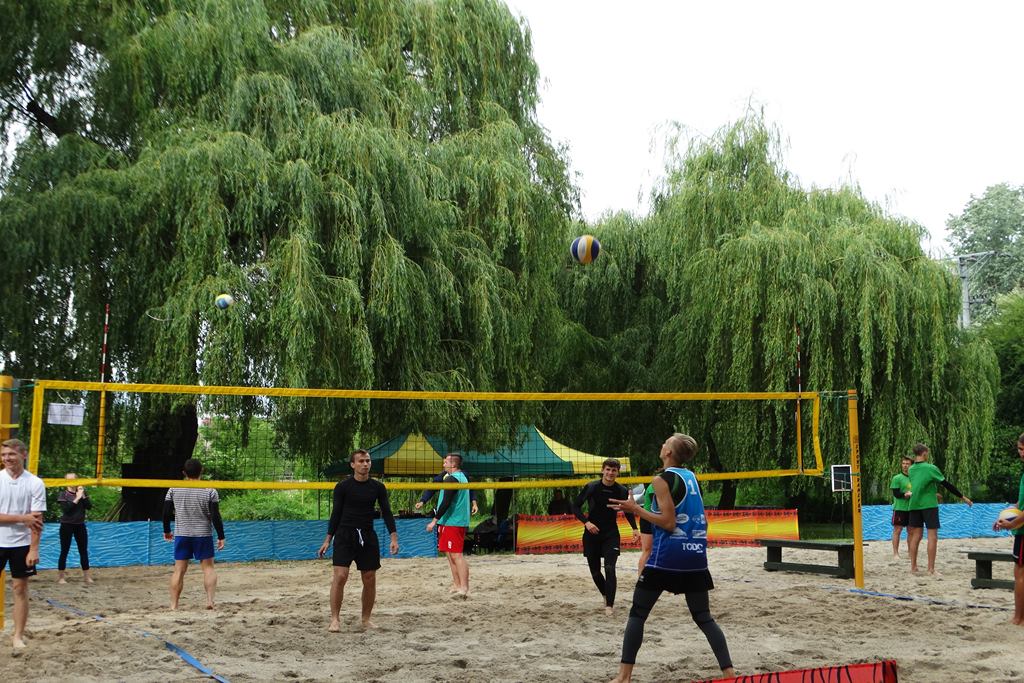 FLEKS i KEKS zwycięzcami Turnieju Siatkówki Plażowej