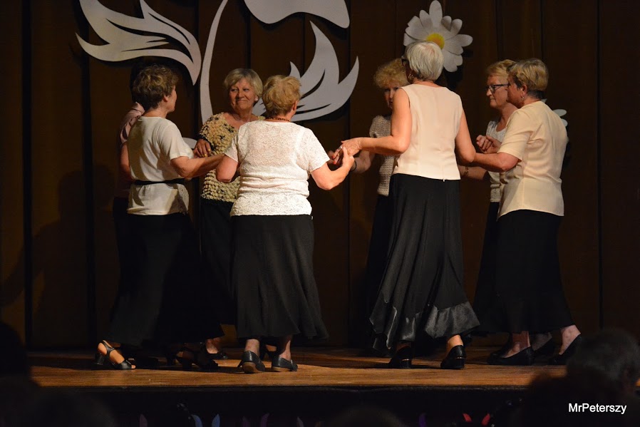 Grupa seniorów z DK Atrium wystawiała sztukę Gra Pozorów