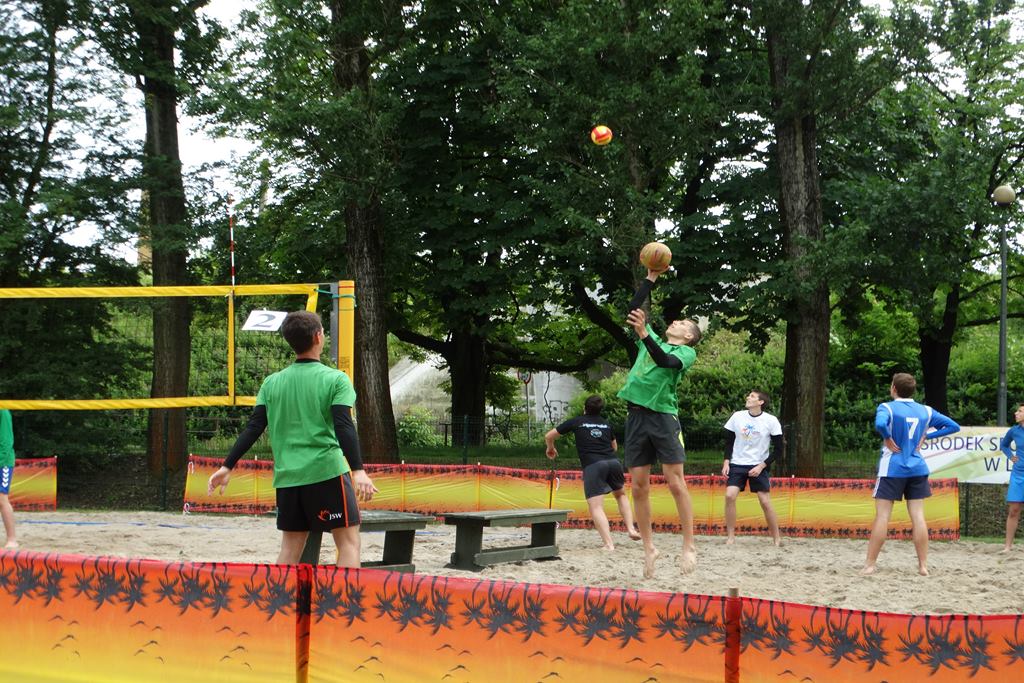 FLEKS i KEKS zwycięzcami Turnieju Siatkówki Plażowej