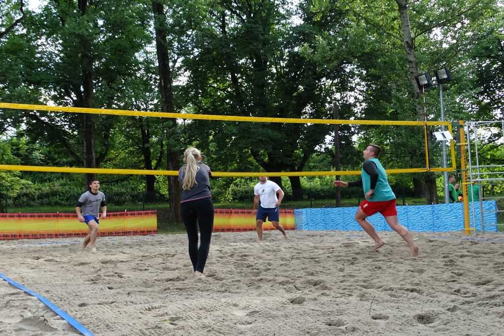 FLEKS i KEKS zwycięzcami Turnieju Siatkówki Plażowej