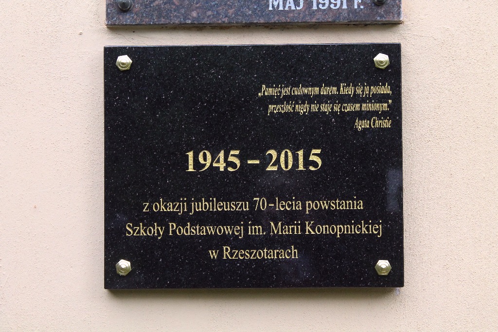 W Rzeszotarach odbyły się uroczystości 70-lecia podstawówki