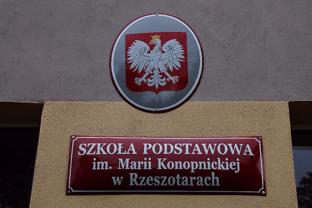 W Rzeszotarach odbyły się uroczystości 70-lecia podstawówki