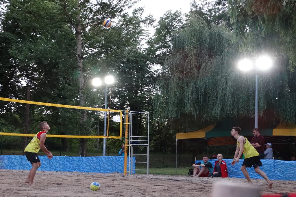 FLEKS i KEKS zwycięzcami Turnieju Siatkówki Plażowej