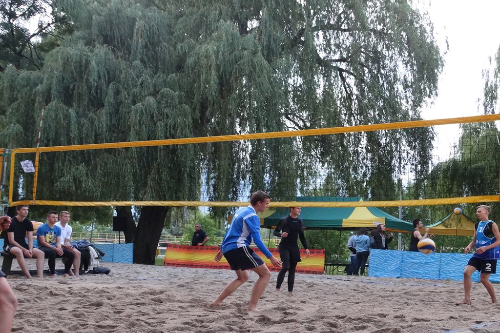 FLEKS i KEKS zwycięzcami Turnieju Siatkówki Plażowej