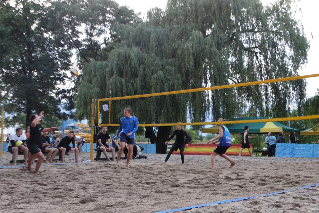 FLEKS i KEKS zwycięzcami Turnieju Siatkówki Plażowej